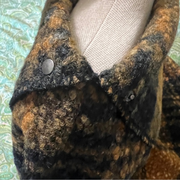 Fadivo New York Plaid Poncho Sweater OS - Picture 9 of 10